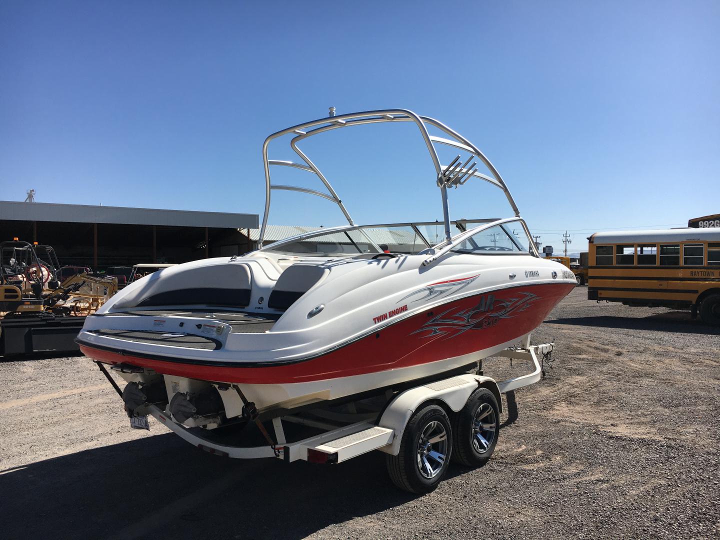 ./imagenes/INVOICE/2019/12352/LANCHA YAMAHA AR210 (4).JPG